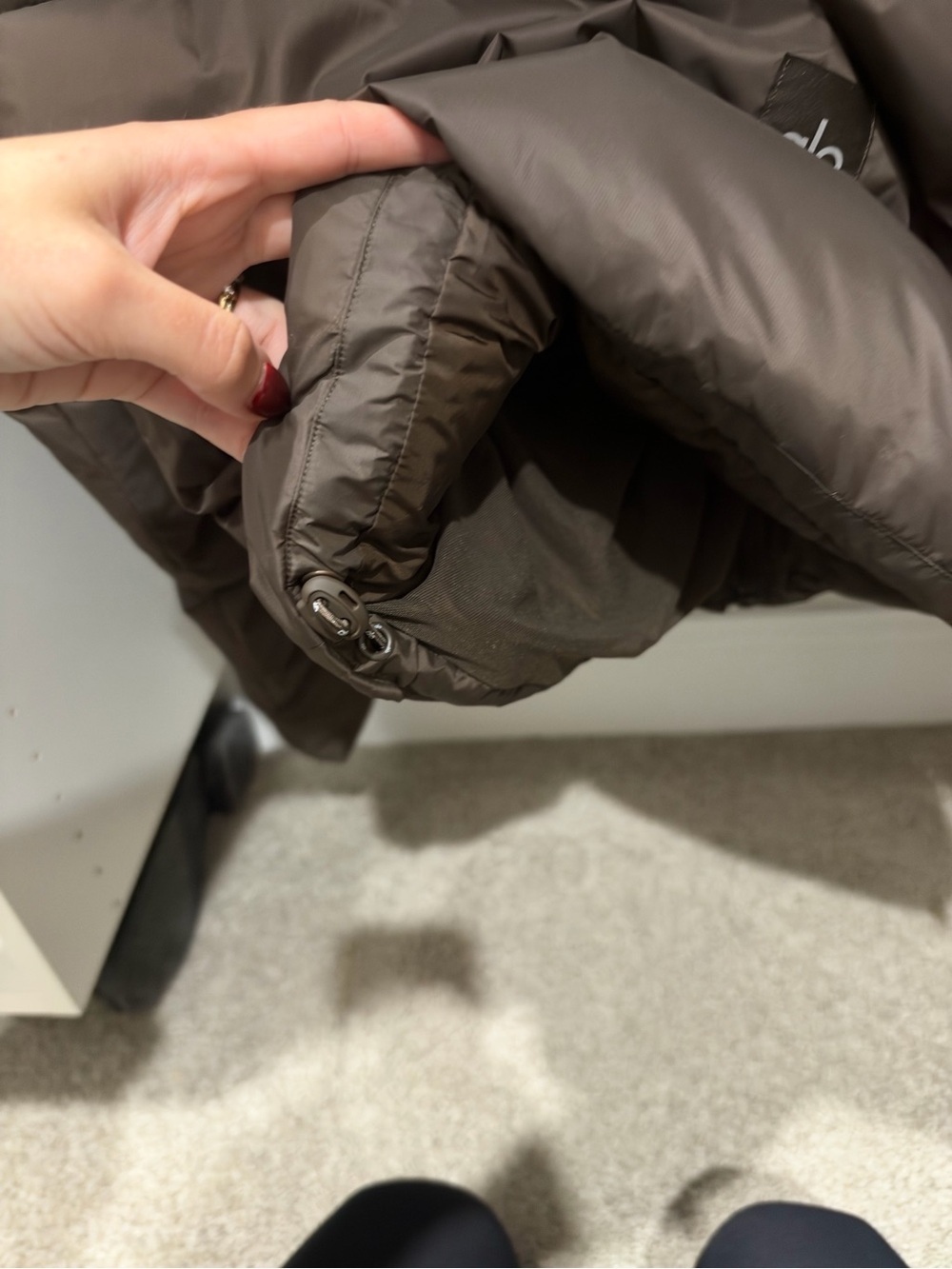 Alo Gold Rush Puffer. Medium. Espresso. New with tags. Authentic. - Picture 7 of 12